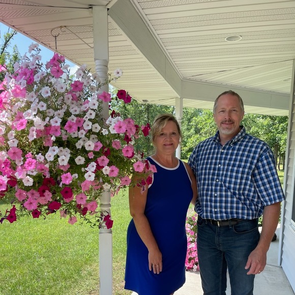 Meet your Posher, Julie - Picture 1 of 1